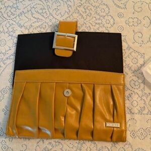 Miche Classic Spicy Mustard Pleated Shell